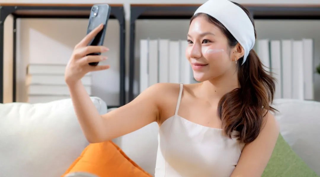 Cara mengenali ciri-ciri kulit kombinasi dengan Spotscan+ dari La Roche-Posay