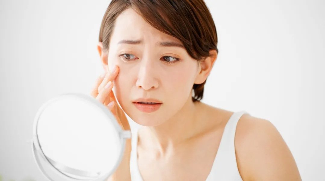 Cara efektif mengatasi penuaan dini adalah menggunakan rangkaian skincare dari La Roche-Posay